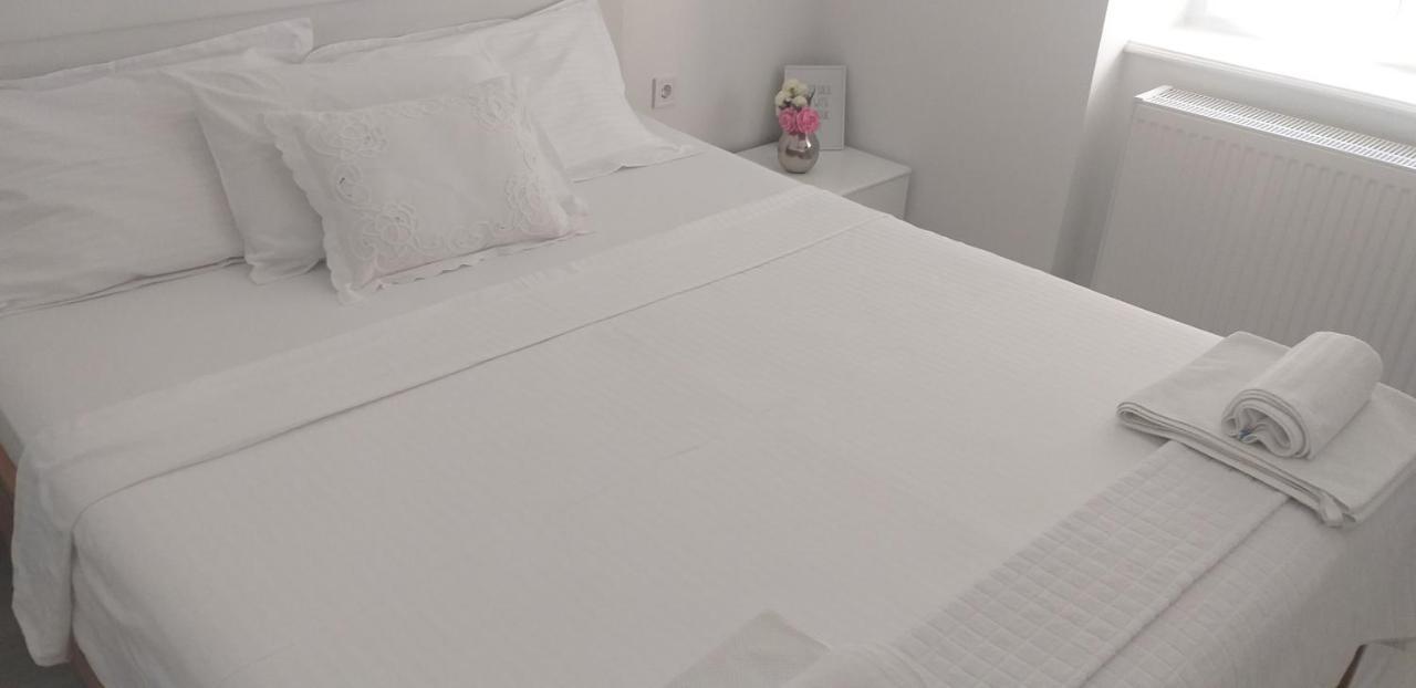 Luxurios And Historic Apartment "Shine" - Right On The Main Square Ζάγκρεμπ Εξωτερικό φωτογραφία