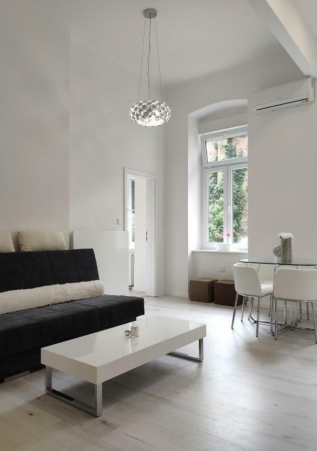 Luxurios And Historic Apartment "Shine" - Right On The Main Square Ζάγκρεμπ Εξωτερικό φωτογραφία