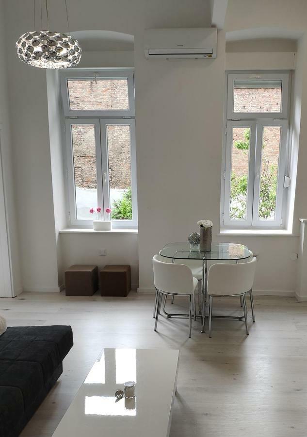 Luxurios And Historic Apartment "Shine" - Right On The Main Square Ζάγκρεμπ Εξωτερικό φωτογραφία
